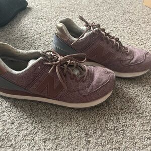 NEW BALANCE SHOES